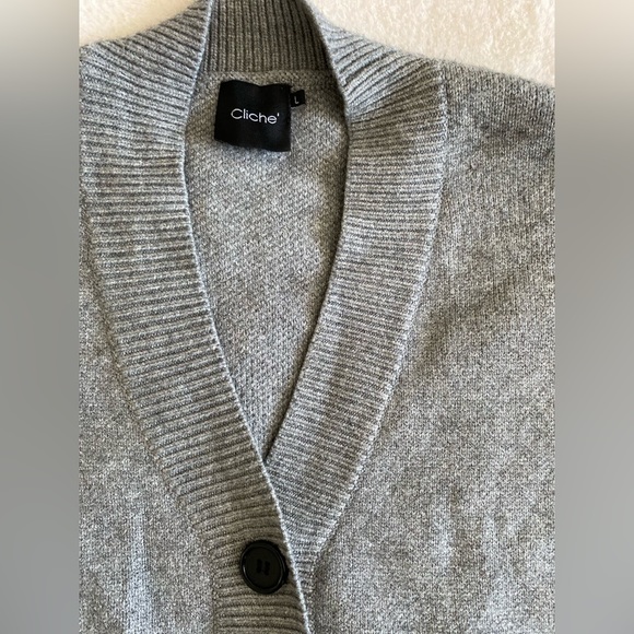 Cliche sweater cardigan with faux fur pockets | size large - Picture 2 of 4